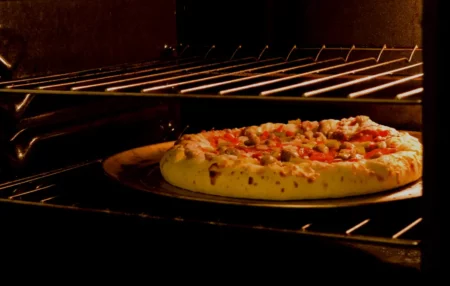 how to reheat pizza in toaster oven